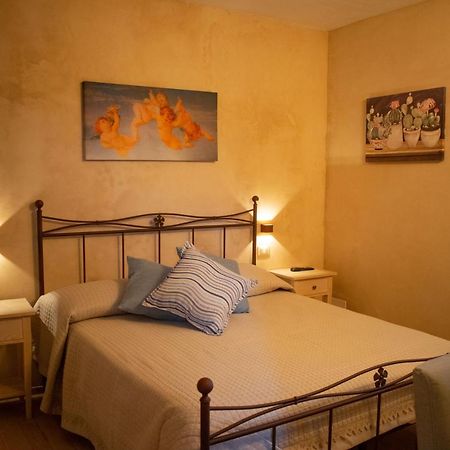 Camera Iris - B&B Antico Casale Monte San Biagio Eksteriør billede