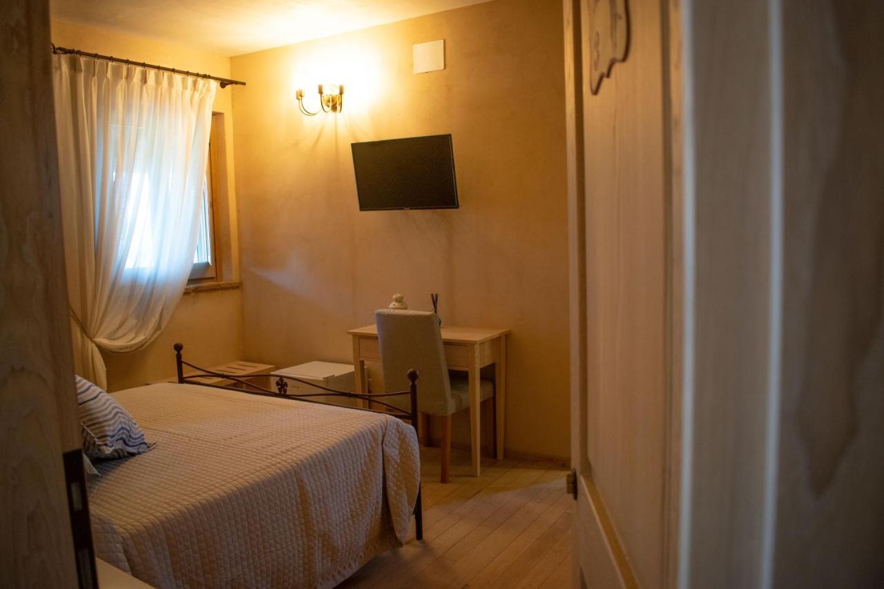Camera Iris - B&B Antico Casale Monte San Biagio Eksteriør billede